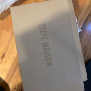 New Never worn in box star sneakers